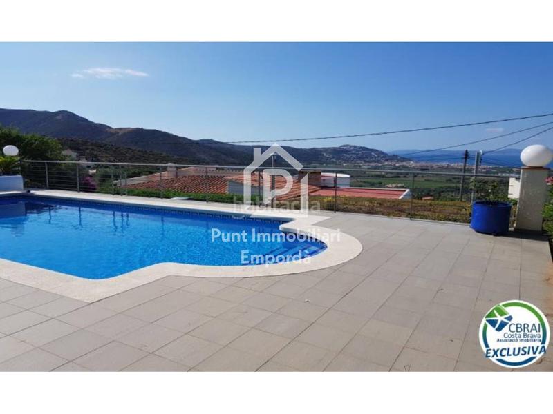 Foto afc58c05-daeb-49ec-99c1-1eb7b8b942e7. Haus mit pool in Nord Roses