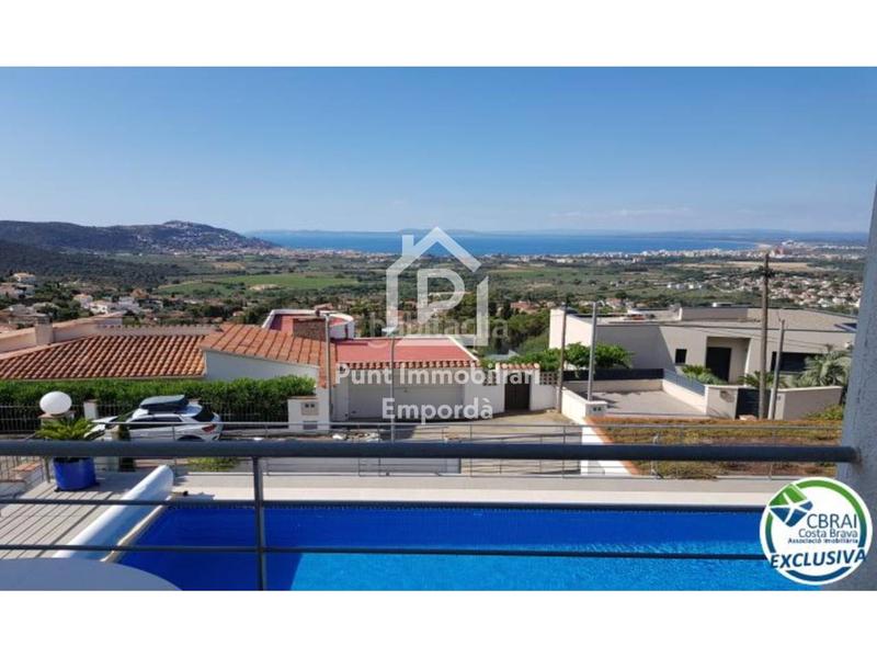 Foto d9c74a10-61b4-4830-a181-95fe10a92986. Haus mit pool in Nord Roses