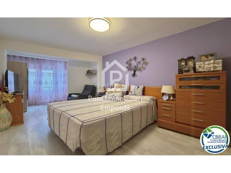 Foto 4ffc5de8-4e2c-44ba-8409-b4232fbceb27. Flat in Centre Roses