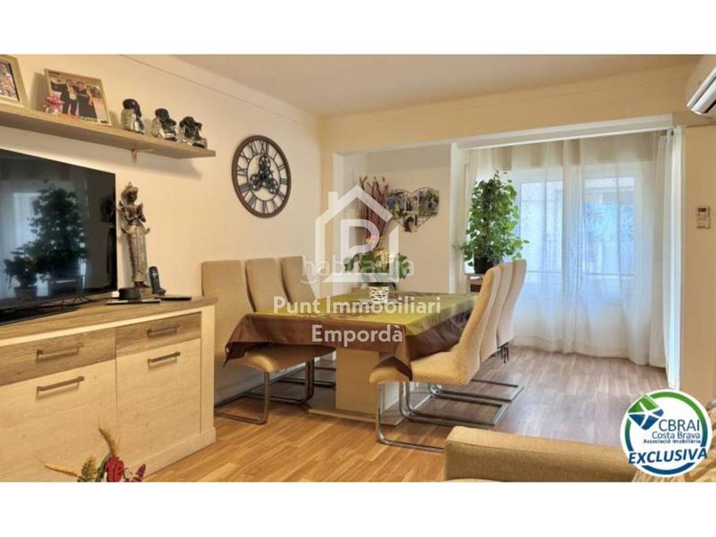 Foto fa3fdc3f-1f05-46f1-b255-c843a9227fc2. Flat in Centre Roses