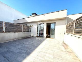 Duplex  Nova. Dúplex en venta lescala centro del pueblo