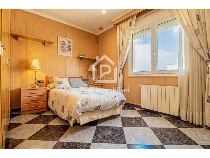 Foto 9f7b4b47-24d2-4d2e-8372-2421dd00a6c4. Zweistöckige wohnung in Eixample-Horta Capallera Figueres