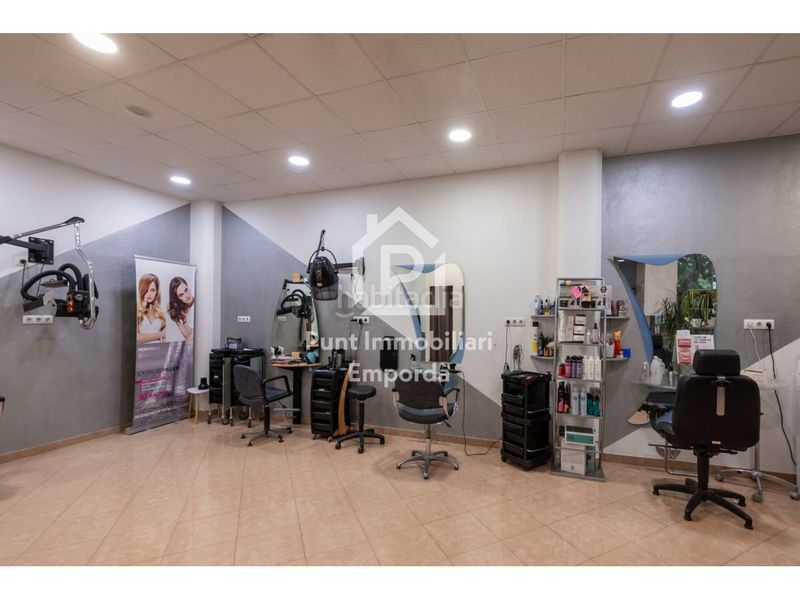 Foto 2fae9f57-b540-4377-9190-de98e072ea9b. Local comercial a Eixample-Horta Capallera Figueres