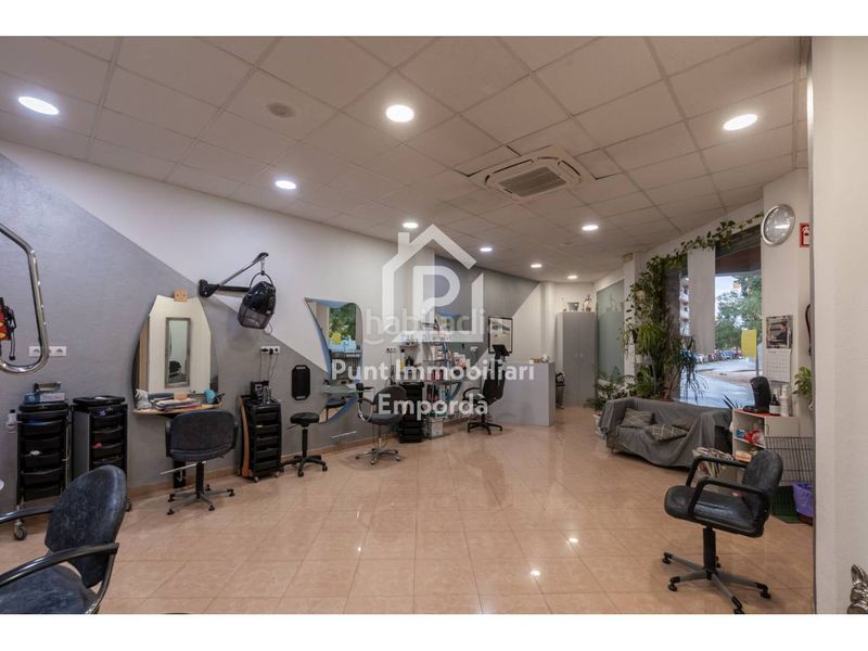 Foto 4d710e45-55af-4a57-b929-aaf913e5d7be. Local comercial a Eixample-Horta Capallera Figueres