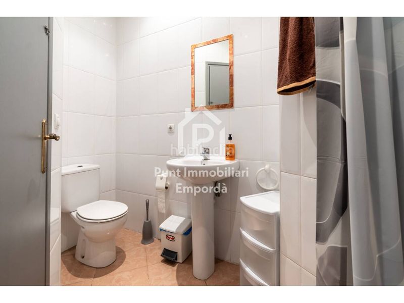Foto 87a26b3d-f4ab-4a49-85d7-5e5addbb1ff0. Local comercial a Eixample-Horta Capallera Figueres