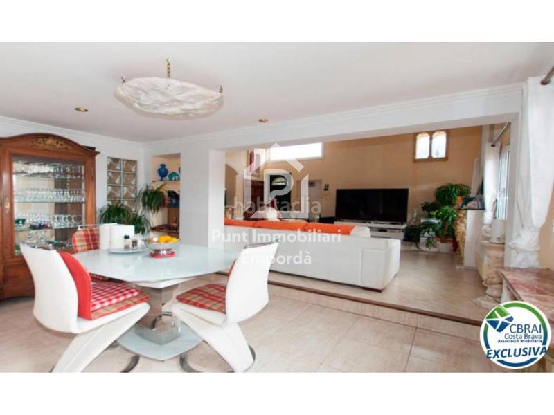 Foto 0ef99f48-ba01-41de-8bb1-c8a9049208d8. Haus mit parking in Centre Roses