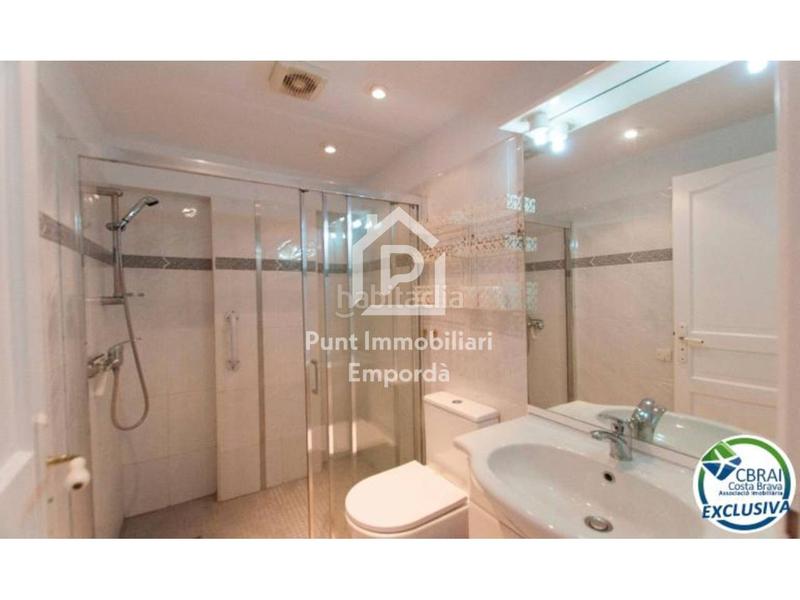 Foto aefa73de-da3a-4d21-bb59-96ba9048ef64. Haus mit parking in Centre Roses