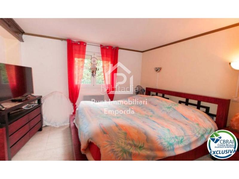 Foto bfbc2100-dacc-478c-b9c2-c58a25100e0f. Haus mit parking in Centre Roses