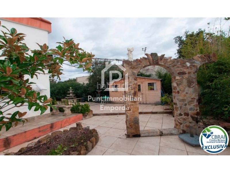 Foto fc57cd0b-d6ae-4ce3-bc9a-ee2506a2a9db. Haus mit parking in Centre Roses