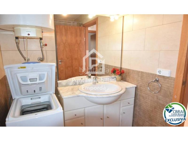 Foto 5abd6e9b-0442-478e-b30b-1d436a492d52. Apartament amb aparcament a Salatar Roses