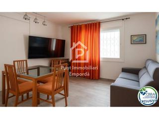 Apartament  Sector moxo 1. Acogedor apartamento en empuriabrava, zona muga