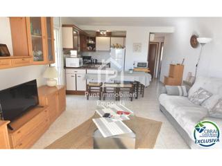 Appartement  Platja. Bonic apartament amb gran terrassa de vidre, vistes al canal i t