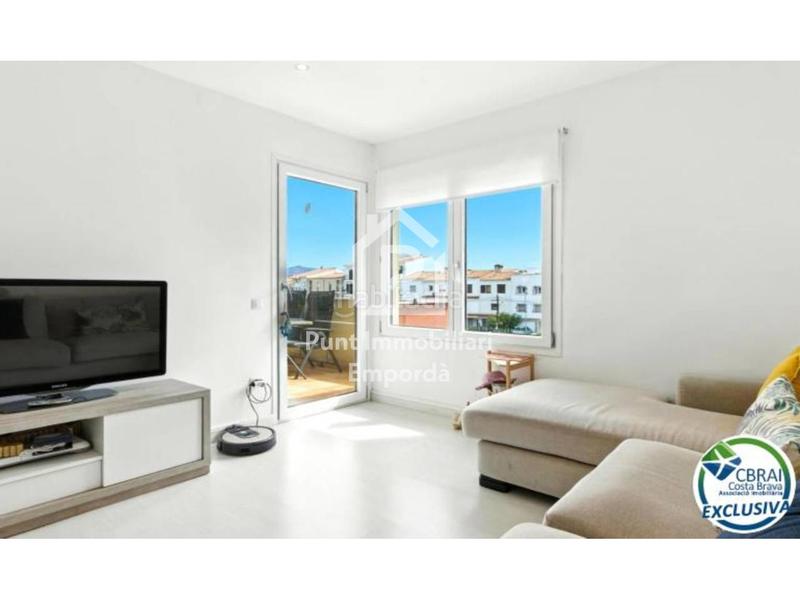 Foto 03e9914b-9c55-4c2e-ac30-e6c9f709797e. Pis amb piscina a Salins - Cavall de Mar Empuriabrava