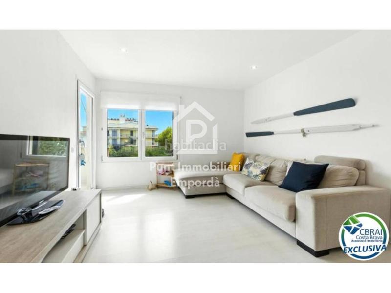 Foto 8353ef17-91cd-4df0-9aeb-f33c54d68df5. Pis amb piscina a Salins - Cavall de Mar Empuriabrava