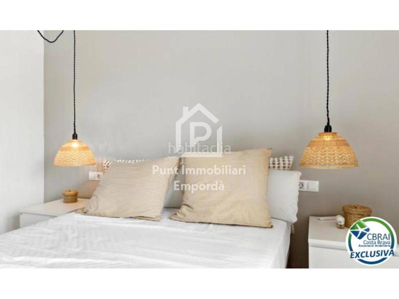 Foto d1d70139-0f16-4c0d-a9ba-95bae188cc7e. Pis amb piscina a Salins - Cavall de Mar Empuriabrava