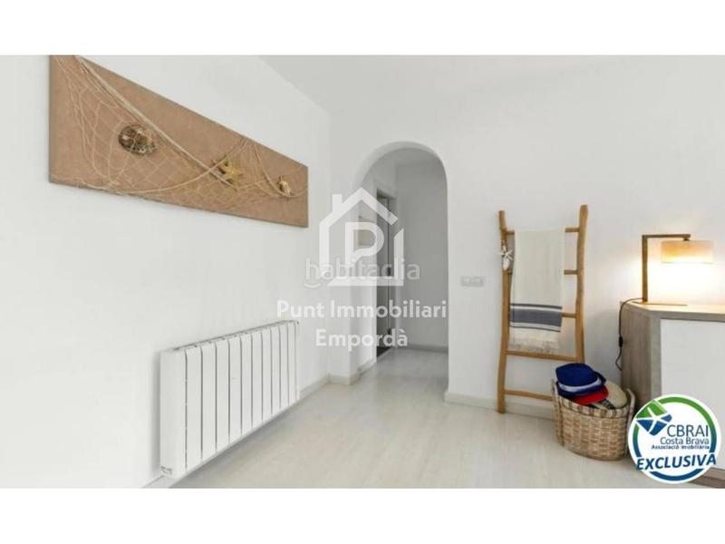 Foto e030beeb-421c-4e07-9a94-faa3628937c0. Pis amb piscina a Salins - Cavall de Mar Empuriabrava