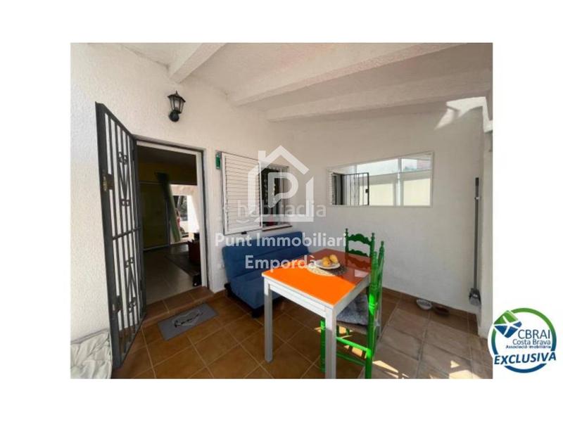 Foto 96ff0f97-a6aa-41b2-85dd-998ab065b908. Maison avec parking dans Nord Roses