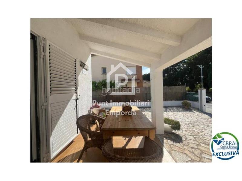 Foto b92fcafb-4e89-4616-9b4d-635110919c0a. Maison avec parking dans Nord Roses