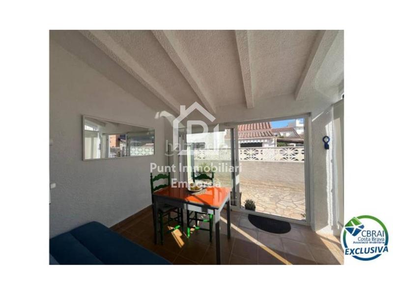 Foto c4482ac8-2618-4661-9d7d-8637dca361fd. Maison avec parking dans Nord Roses