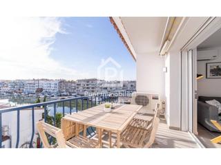 Apartament  Sector port empordà 85. Precioso apartamento en última planta con vistas al canal y amar