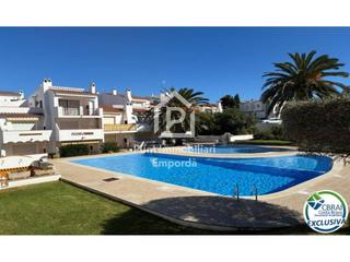 Apartament  Josep carner. Encanto y serenidad en la residencia els jardins