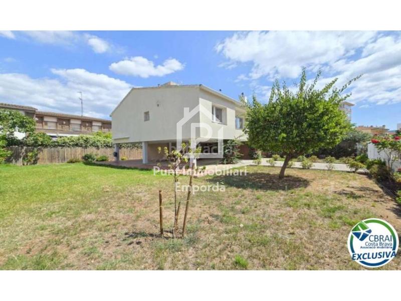 Foto 0587bf2f-2361-4211-9167-6578d8212b75. Chalet mit parking in Santa Margarida Roses