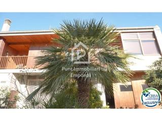 Haus  Cl fages de climent 7 17485 vila-sacra (girona). Encantadora casa de pueblo en vilasacra