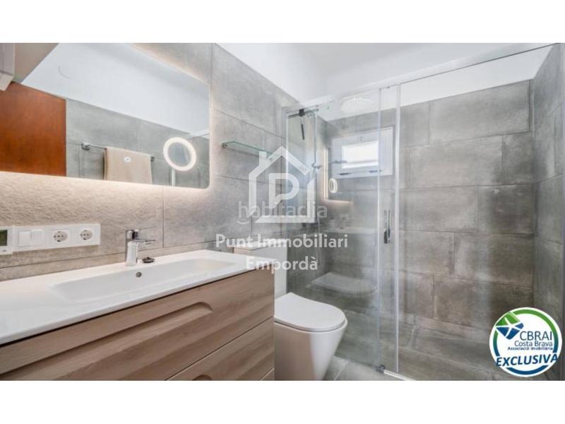 Foto a17afcf8-594c-4b22-981b-749a80651735. Casa con parcheggio in Nord Roses