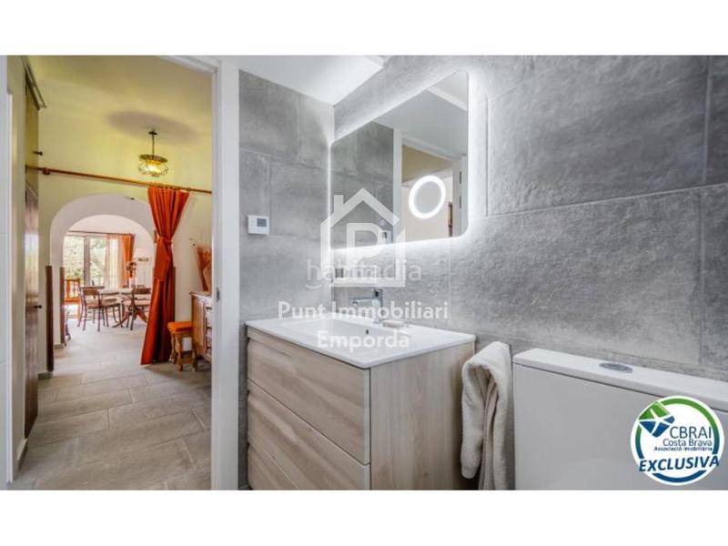 Foto f4506e00-36f7-4967-9d33-e43a2af6d274. Casa con parcheggio in Nord Roses