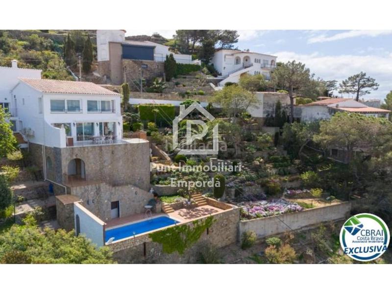 Foto 3b955948-1daf-48b9-ad71-68694ed0197f. Casa villa mediterránea con alma, vistas espectaculares y una oportunidad de inversión única en Roses