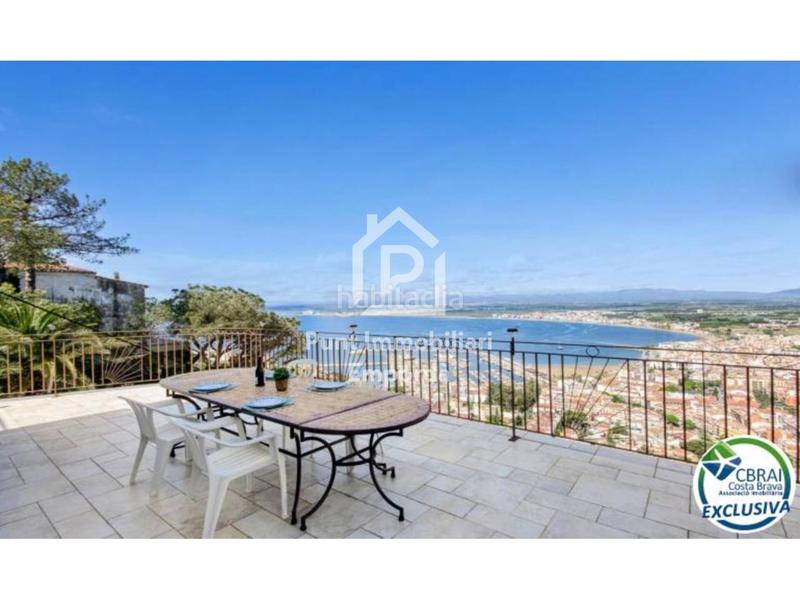 Foto 57a24baf-23e9-47e4-be46-56e325b2c3aa. Casa villa mediterránea con alma, vistas espectaculares y una oportunidad de inversión única en Roses