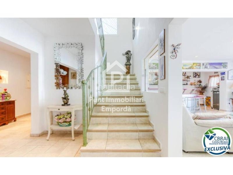 Foto 5d273076-fde3-4ddd-9628-cba79686b538. Casa villa mediterránea con alma, vistas espectaculares y una oportunidad de inversión única en Roses