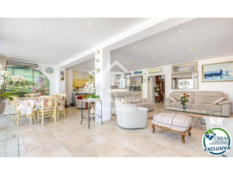 Foto 97beebe1-afdd-48aa-84d3-059bebe0ffaf. Casa villa mediterránea con alma, vistas espectaculares y una oportunidad de inversión única en Roses