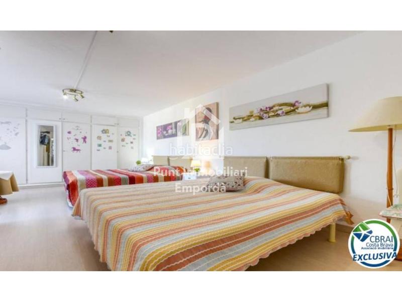 Foto bcddef18-b261-4bd5-a0f4-e55c6902fda8. Casa villa mediterránea con alma, vistas espectaculares y una oportunidad de inversión única en Roses