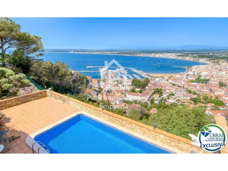 Foto ec0fcfd4-2518-497b-86de-752fddcecb33. Casa villa mediterránea con alma, vistas espectaculares y una oportunidad de inversión única en Roses