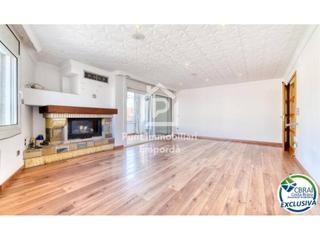 Appartement  Arenes. Acogedor apartamento reformado en el centro de roses, a pocos me