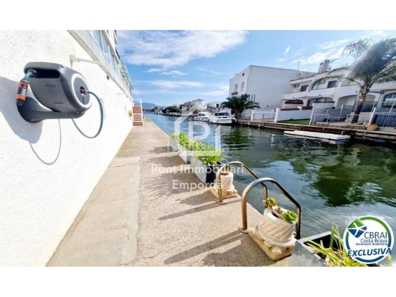 Foto 2615e873-62b6-434f-8328-ad864ea7d306. Apartamento  de 2 habitaciones con parking, amarre y trastero en Empuriabrava