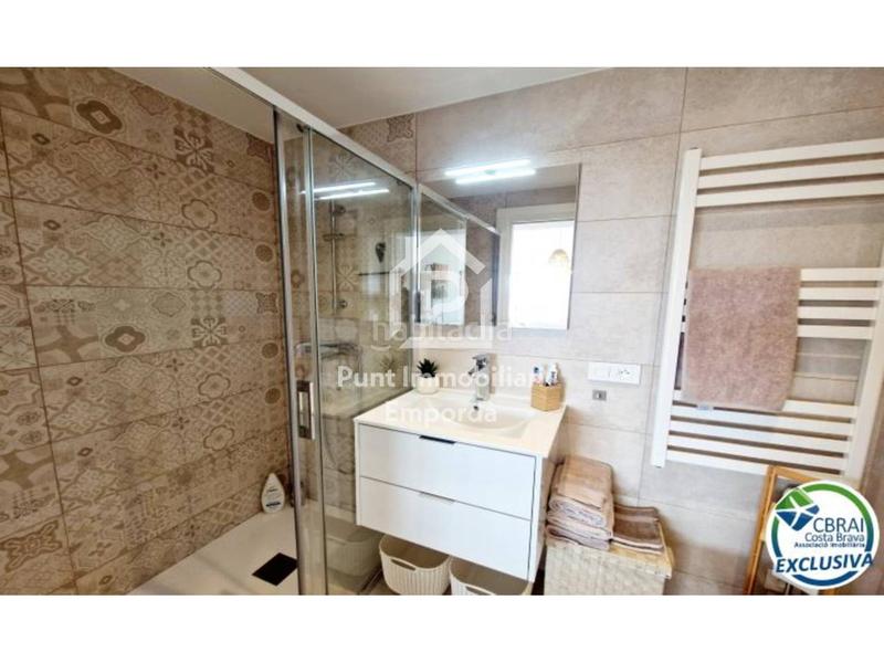 Foto 3bb4e9ec-a982-4bde-acc5-10657c73b7c3. Apartamento  de 2 habitaciones con parking, amarre y trastero en Empuriabrava