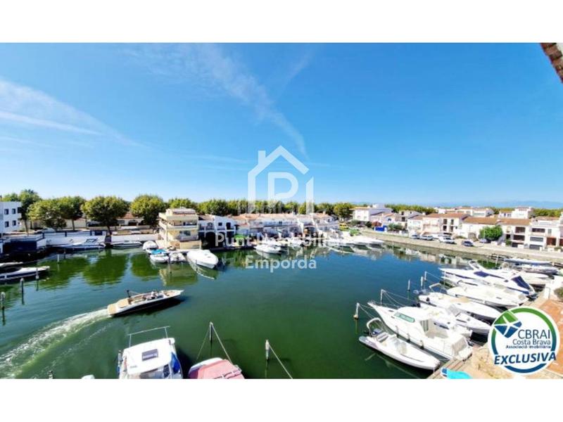 Foto 54d5fe12-4016-4d85-8512-8a03bfc2ad8c. Apartamento  de 2 habitaciones con parking, amarre y trastero en Empuriabrava