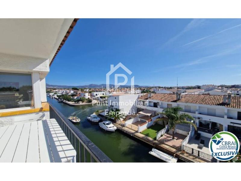 Foto 665cf9c3-3e9a-48b2-8018-eb4702f4b6e9. Apartamento  de 2 habitaciones con parking, amarre y trastero en Empuriabrava