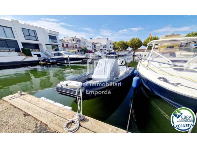 Foto a7ced9d2-0303-4ede-aff5-420759f66067. Apartamento  de 2 habitaciones con parking, amarre y trastero en Empuriabrava