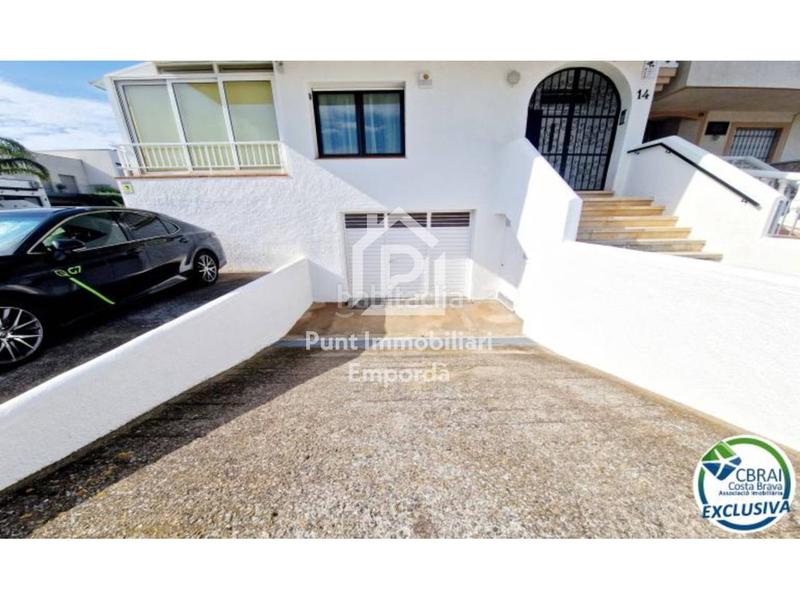 Foto af534dec-2141-4b1b-89d4-bfc73a0edfc0. Apartamento  de 2 habitaciones con parking, amarre y trastero en Empuriabrava