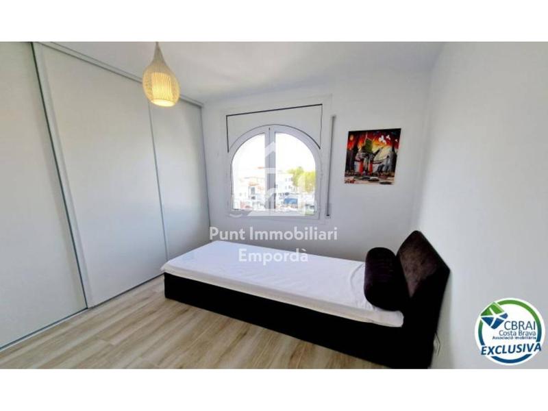 Foto eb3c13b4-67ce-446b-8053-33858e463b97. Apartamento  de 2 habitaciones con parking, amarre y trastero en Empuriabrava