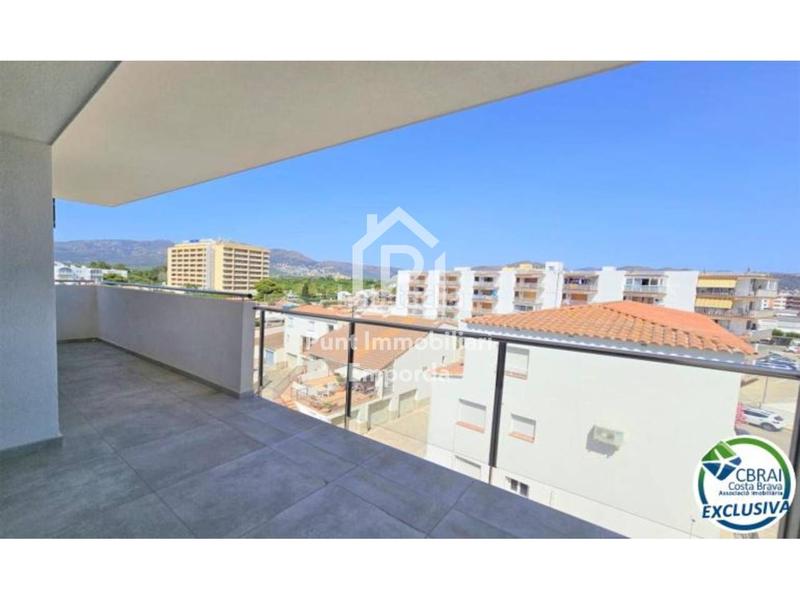 Foto 243426f0-900e-41b6-a2c2-31a4362d0b99. Apartamento  de obra nueva en venta en Roses