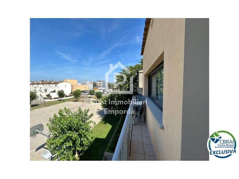 Foto 7c74c4a1-011e-481d-a295-0978ab3805f2. Zweistöckige wohnung mit parking in Nord Roses