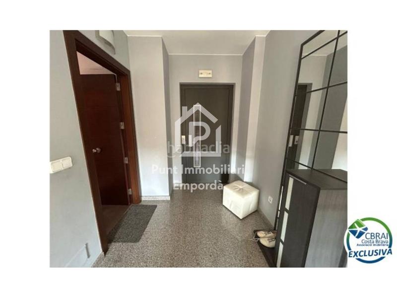 Foto 842a3df0-3ecd-4005-879a-c35d81088359. Zweistöckige wohnung mit parking in Nord Roses