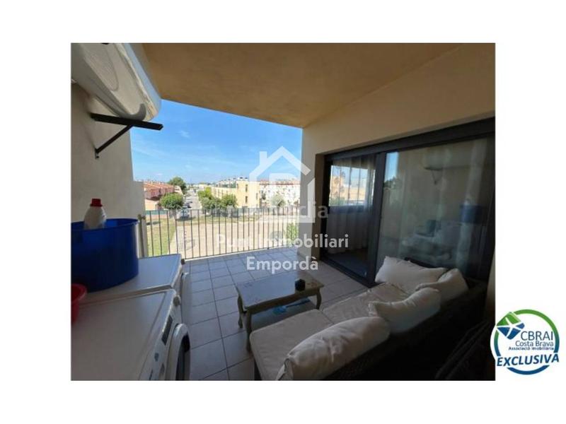 Foto 911f0638-788b-490a-ad85-e2d610b5cb94. Zweistöckige wohnung mit parking in Nord Roses