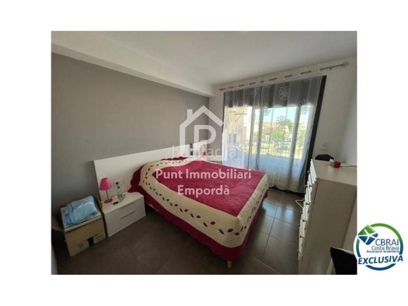 Foto 9429b97b-8d16-4676-b401-5311f59ce189. Zweistöckige wohnung mit parking in Nord Roses