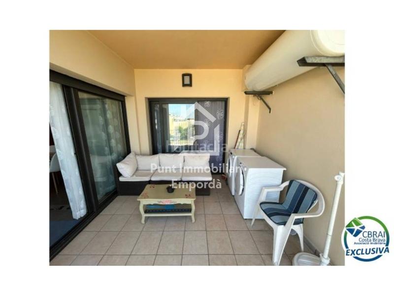 Foto d5db800a-dd6d-4aea-bb6b-1ee33aa15268. Zweistöckige wohnung mit parking in Nord Roses