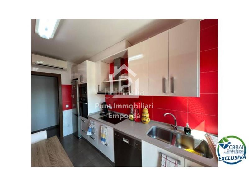 Foto f7b42bac-fdb2-4640-9306-5a62b3068aff. Zweistöckige wohnung mit parking in Nord Roses